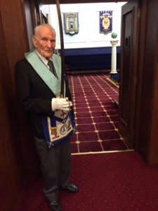 W. Bro. George Reynolds is still fighting on at 96!!! IMG_0358