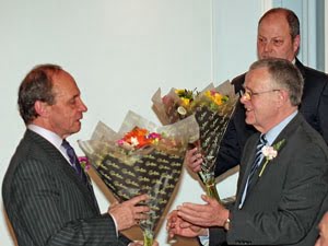 Colin Jenkins (right) presenting a bouquet to Peter at the conclusion of an extremely enjoyable evening.