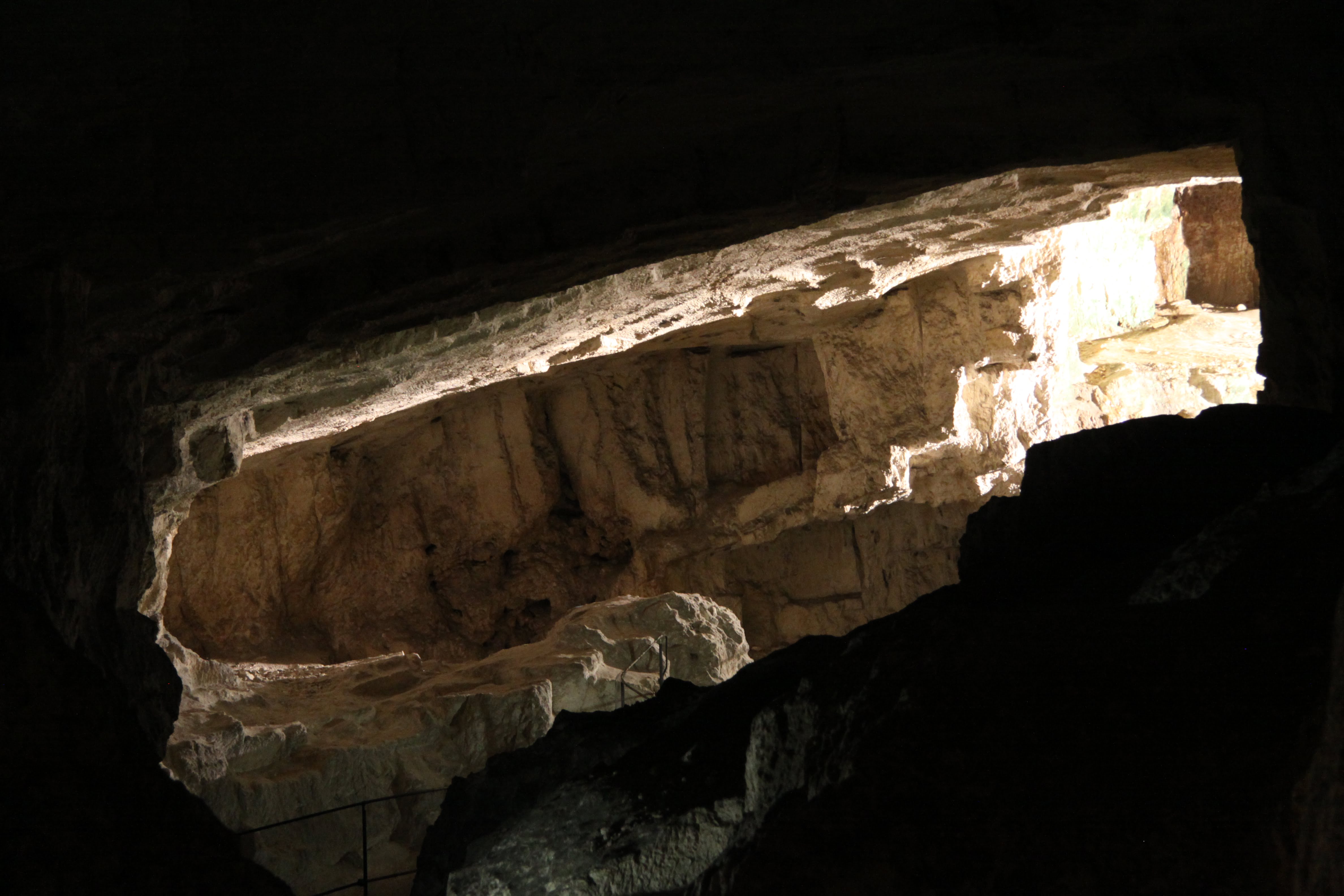 Zedekiah's Cave in summer 2011 (6)