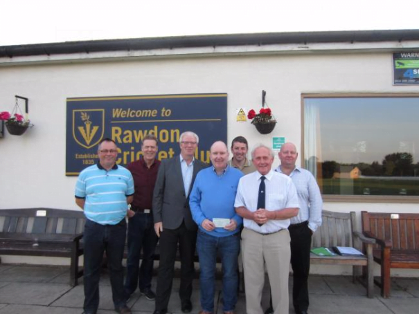 Chevin Lodge of Freemasons donate £1000 to Rawdon Cricket Club