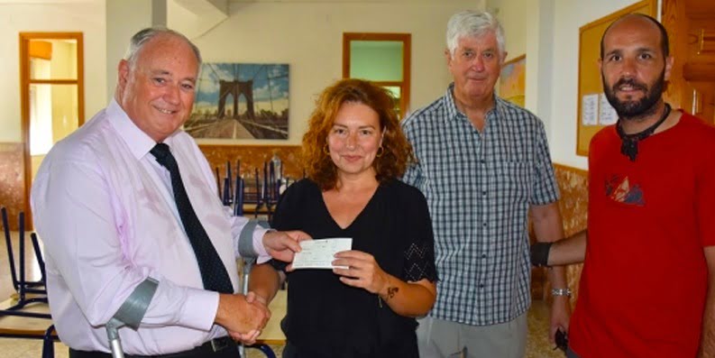 Arenal Lodge present cheque for 1600 Euros to El Preventorio children's home