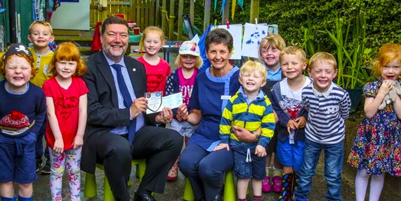 Netherthong pre school receives £500 grant