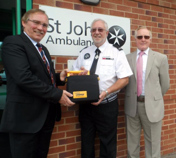 Freemasons £2,000 Cash injection boosts chances to save lives