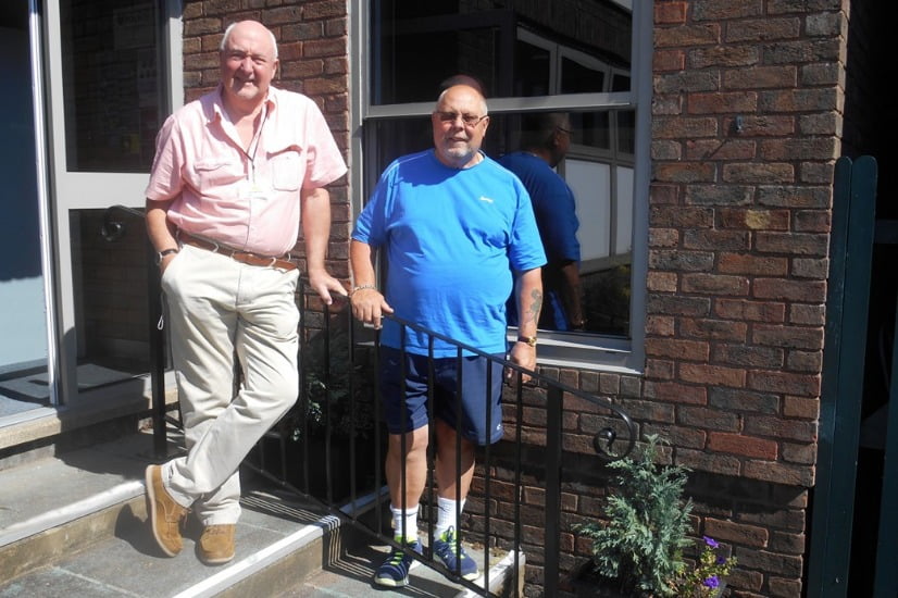 Freemasons of St Barnabas Lodge donate £500 to Wendover Library