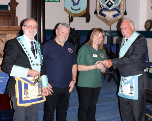 Freemasons of Sir Thomas de Cheddre donate to Frenchay After Burns Children’s Unit