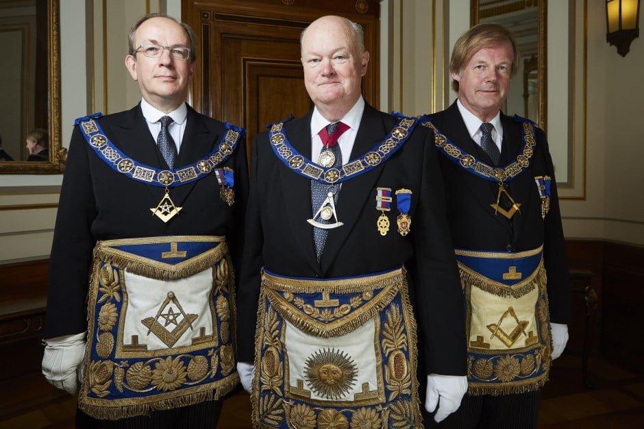 Jonathan Spence Peter Lowndes and Sir David Wootton 1 940
