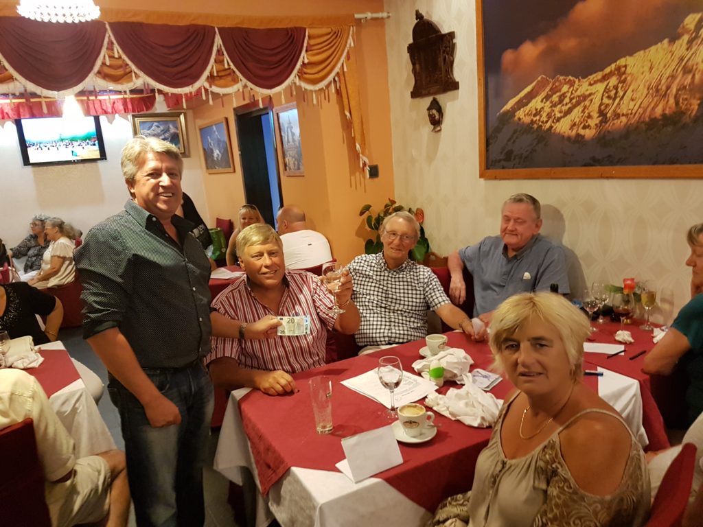 Freemasons raise money for La Fe Children's oncology department.