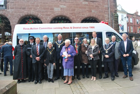 Herefordshire Freemasons support Ross Community Bus
