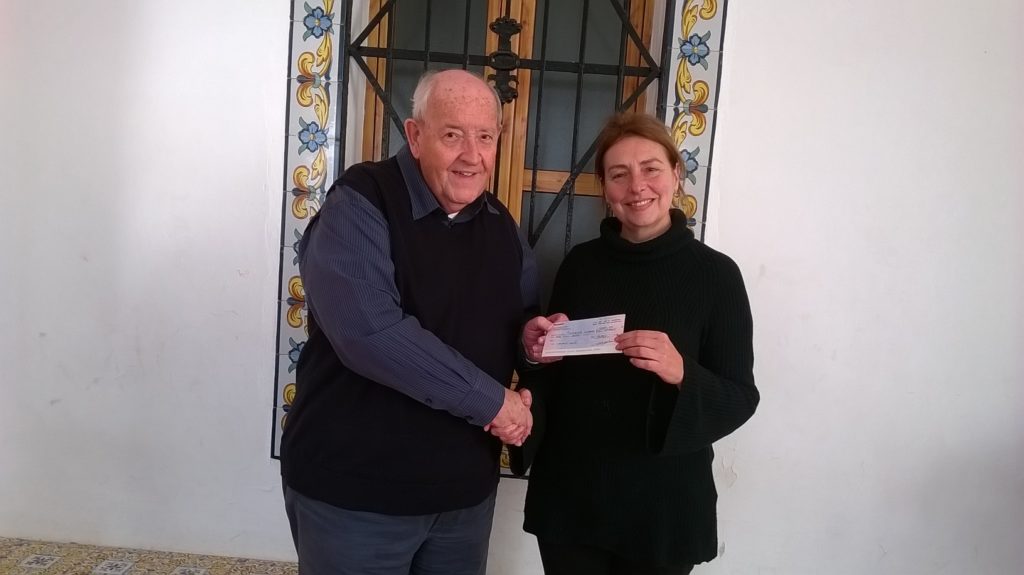 Freemasons present a further cheque to El Preventorio in Gandia
