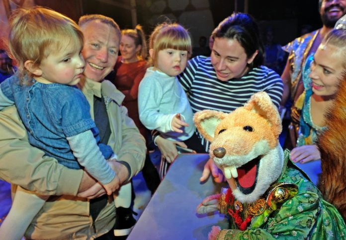 Children enjoy panto treat thanks to Berkshire Freemasons Children enjoy panto treat thanks to Berkshire Freemasons