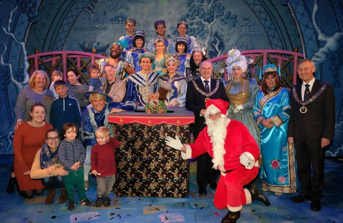 Children enjoy panto treat thanks to Berkshire Freemasons Children enjoy panto treat thanks to Berkshire Freemasons