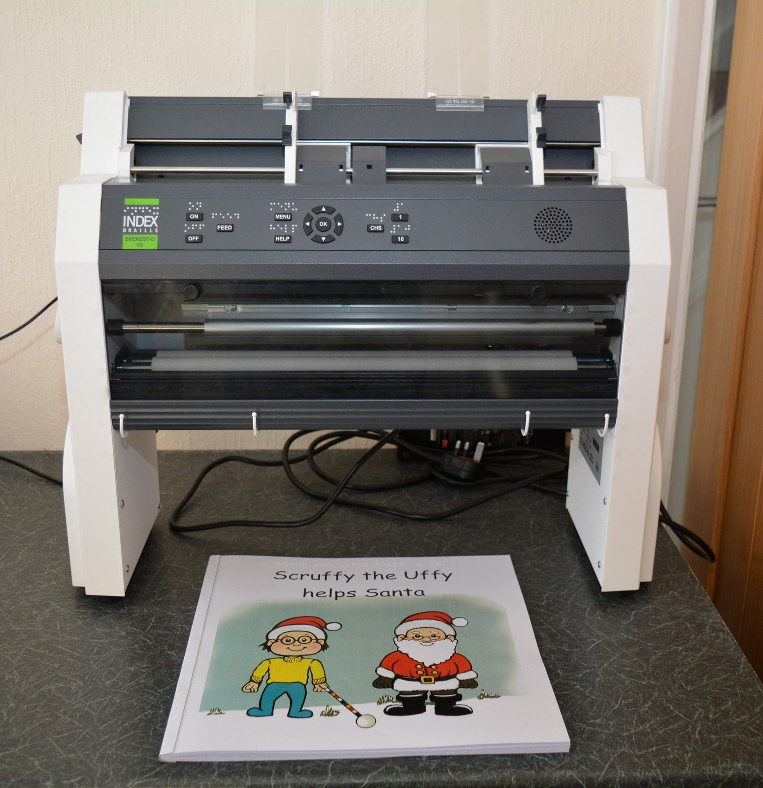 Children getting more braille books thanks to Freemasons Children getting more braille books thanks to Freemasons